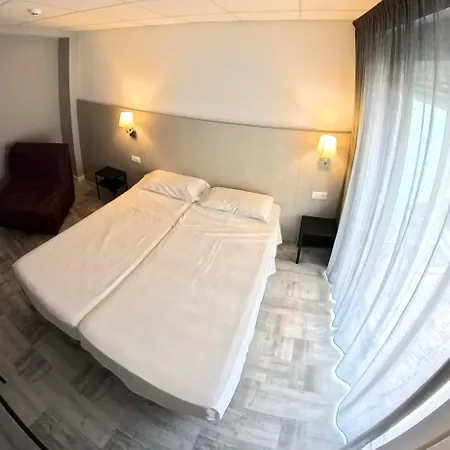 Hotel Bed And Breakfast Benidorm בנידורם