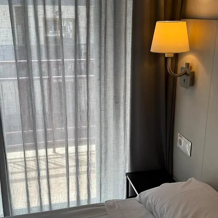 Hotel Bed And Breakfast Benidorm בנידורם