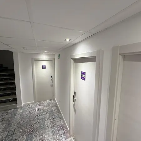 Hotel Bed And Breakfast Benidorm 2* בנידורם