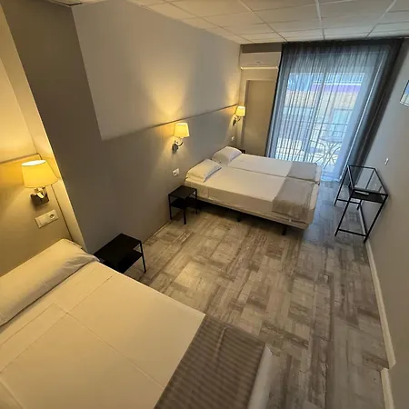 מלון Hotel Bed And Breakfast Benidorm